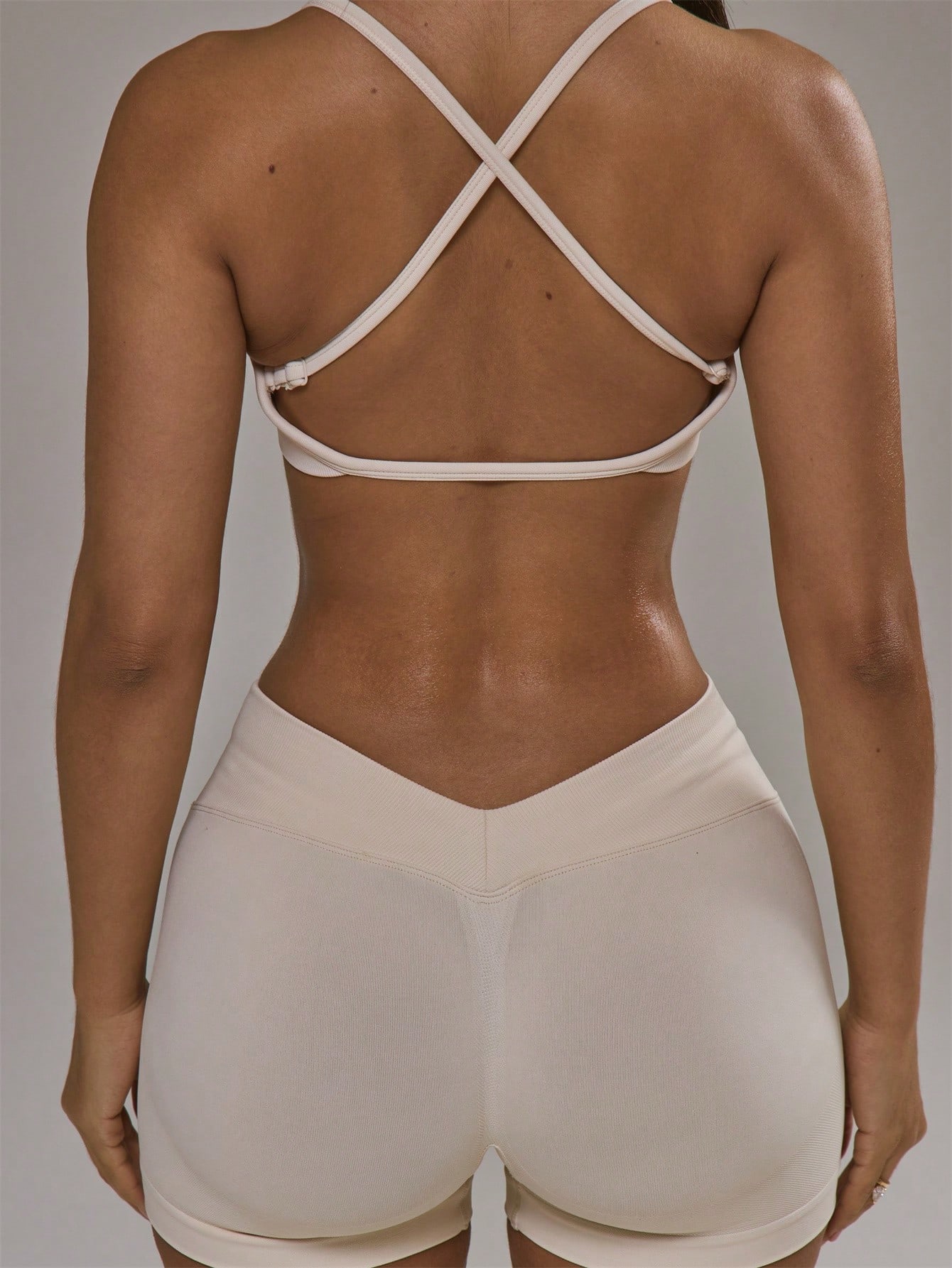 Cross Back Sports Bra & Scrunc - Yoga Fitness Outfit のレビューと価格