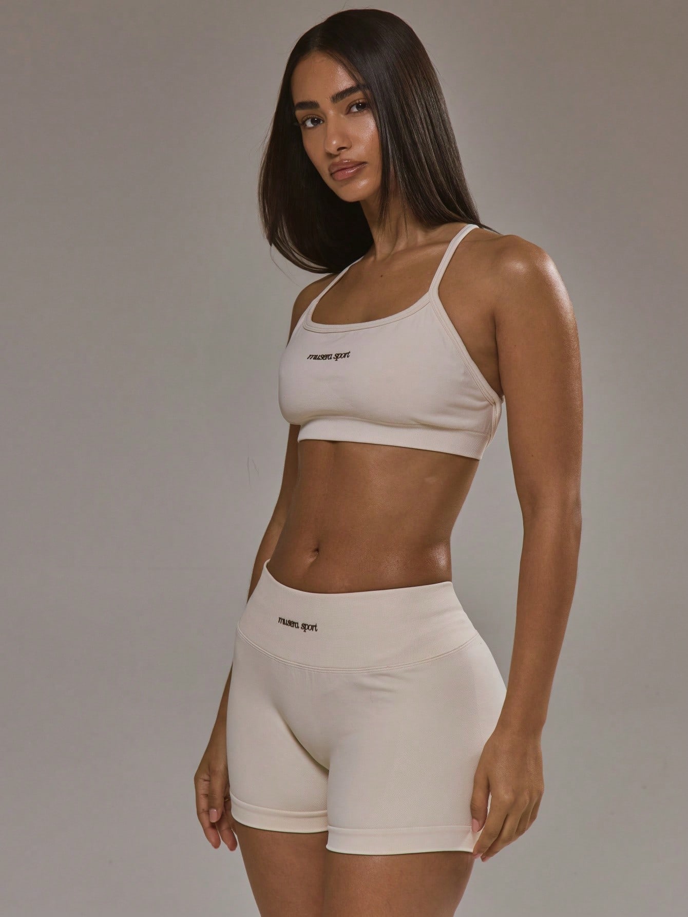 Cross Back Sports Bra & Scrunc - Yoga Fitness Outfit のレビューと価格